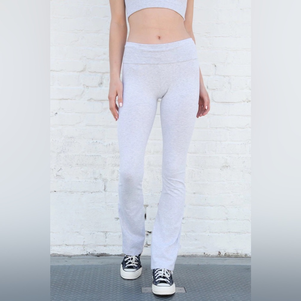 Worn once Priscilla pants in light grey 🖤🎧